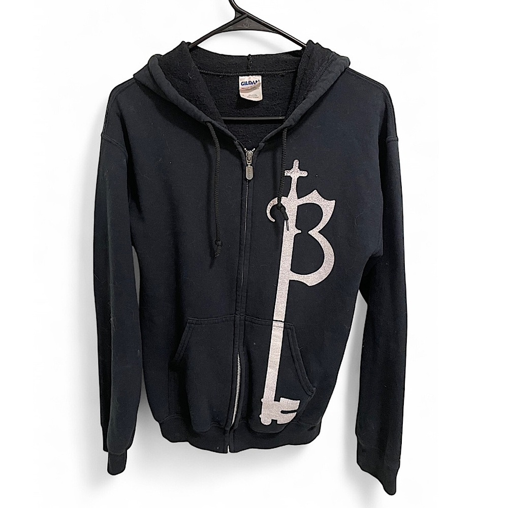 Gildan Black Hoodie Key Graphic